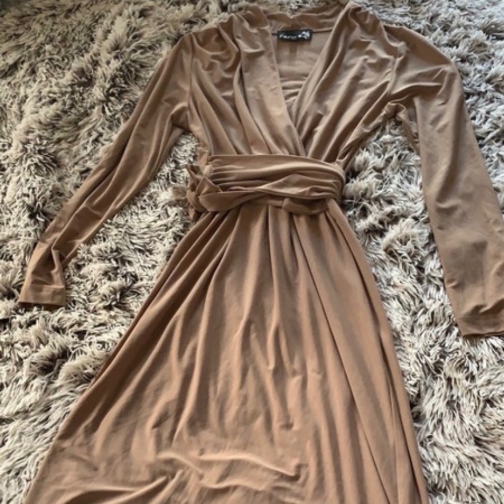 Dress - Picture 2 of 4